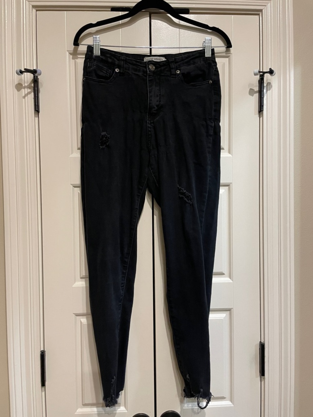 Black Distressed High-Rise Skinny Jeans
